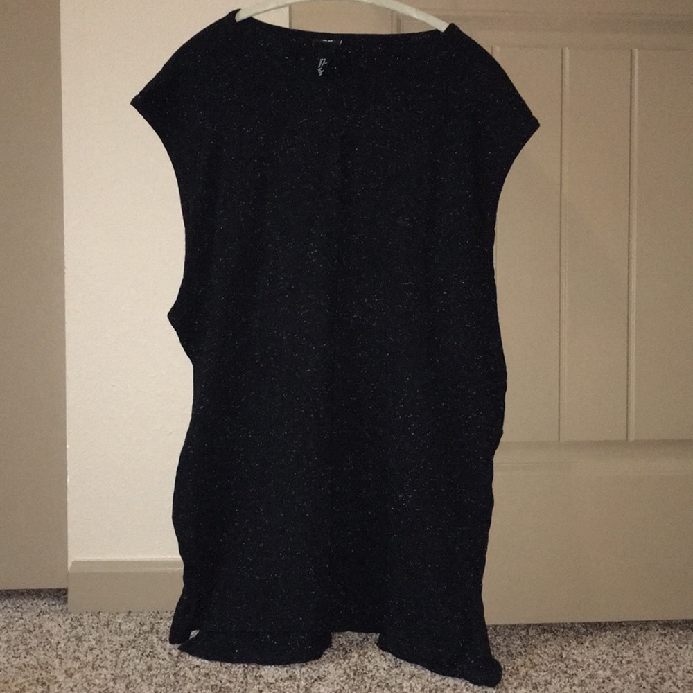 Men’s cut off style tank top